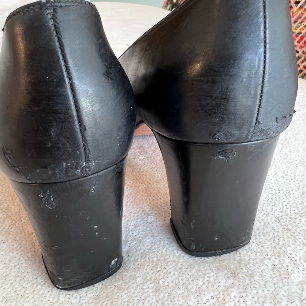 Vintage 1970s 1980s Salvatore Ferragamo Black Italian Leather Heels Gold Accent - Picture 17 of 17